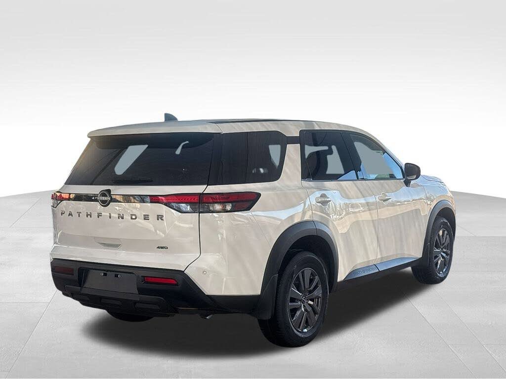 New 2026 Nissan Pathfinder S image 5