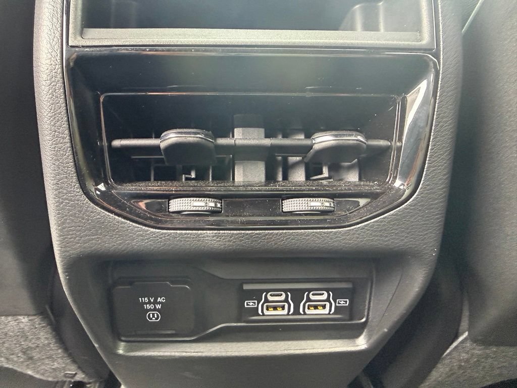 Used 2025 Jeep Grand Cherokee Laredo X w/ Luxury Tech Group I AWD/4WD image 10