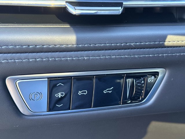 New 2026 Cadillac Escalade IQL Sport 2 w/ LPO, ONYX Package AWD/4WD image 32
