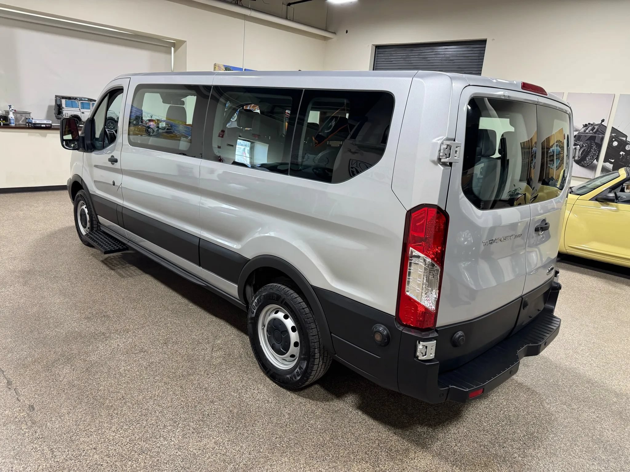 Used 2019 Ford Transit 350 XL RWD image 17
