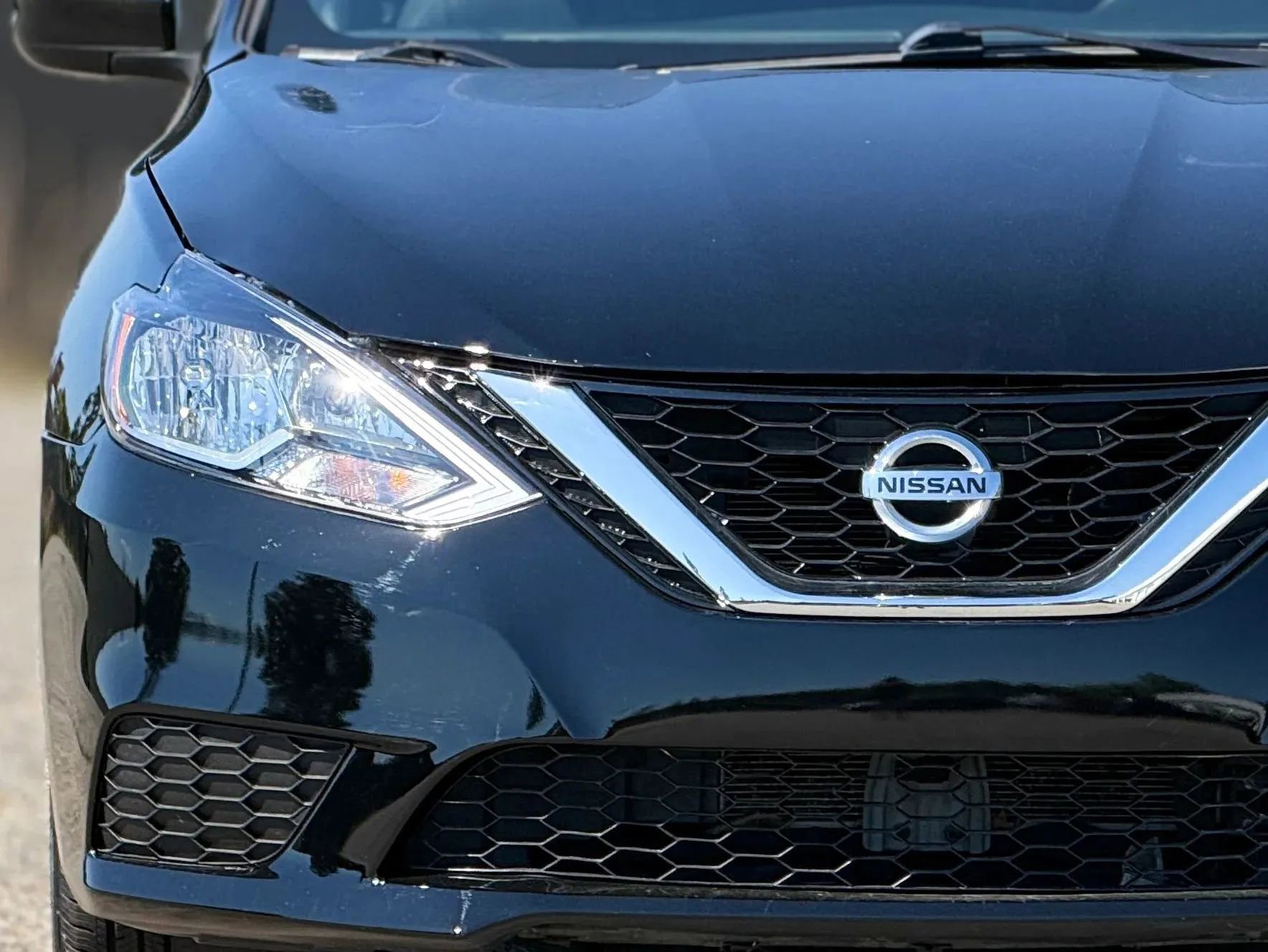 Used 2018 Nissan Sentra SV FWD image 11