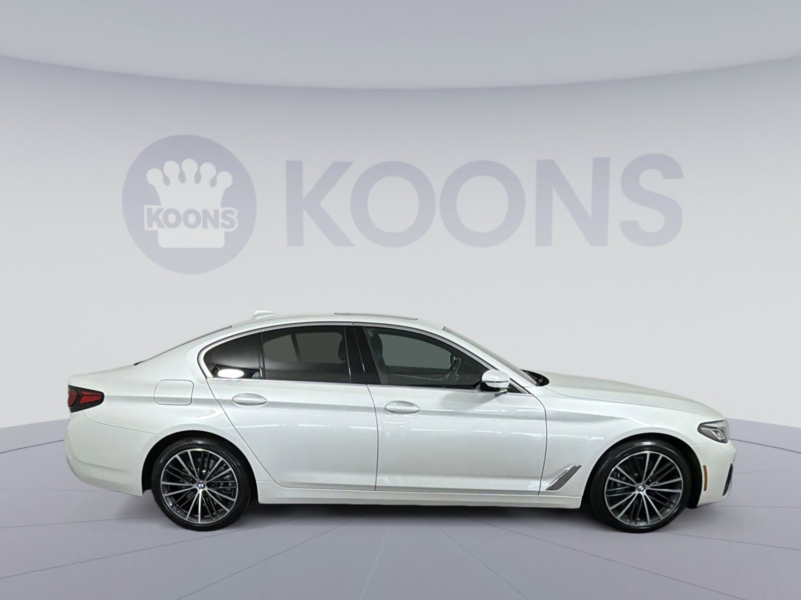 Used 2023 BMW 540i xDrive w/ Premium Package image 8
