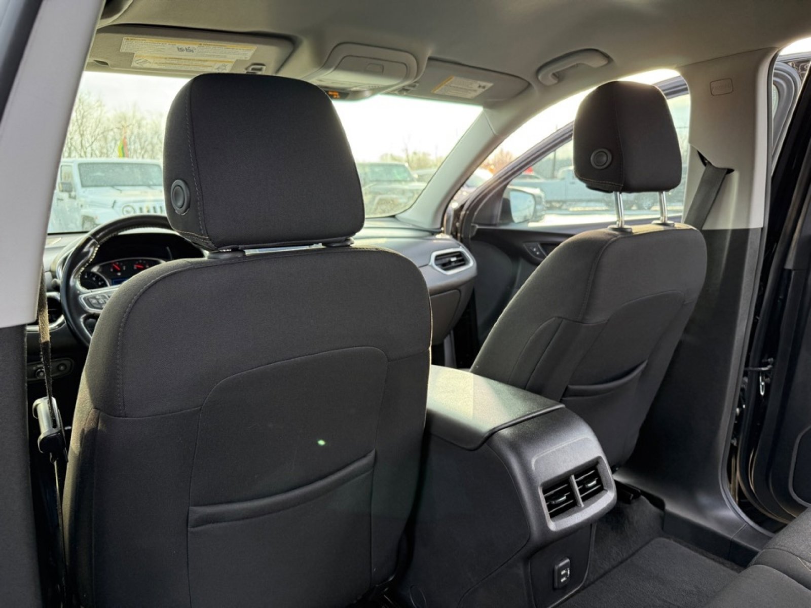 Used 2020 Chevrolet Equinox LT w/ Driver Convenience Package image 18