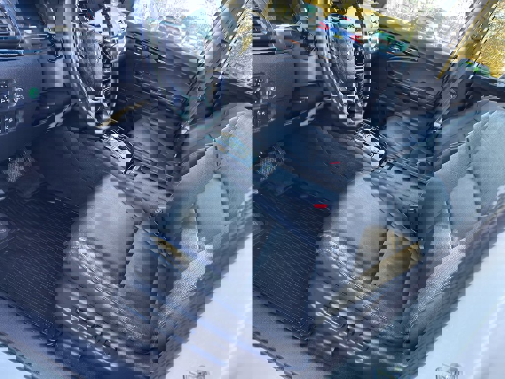 Used 2020 Honda Pilot Touring image 13