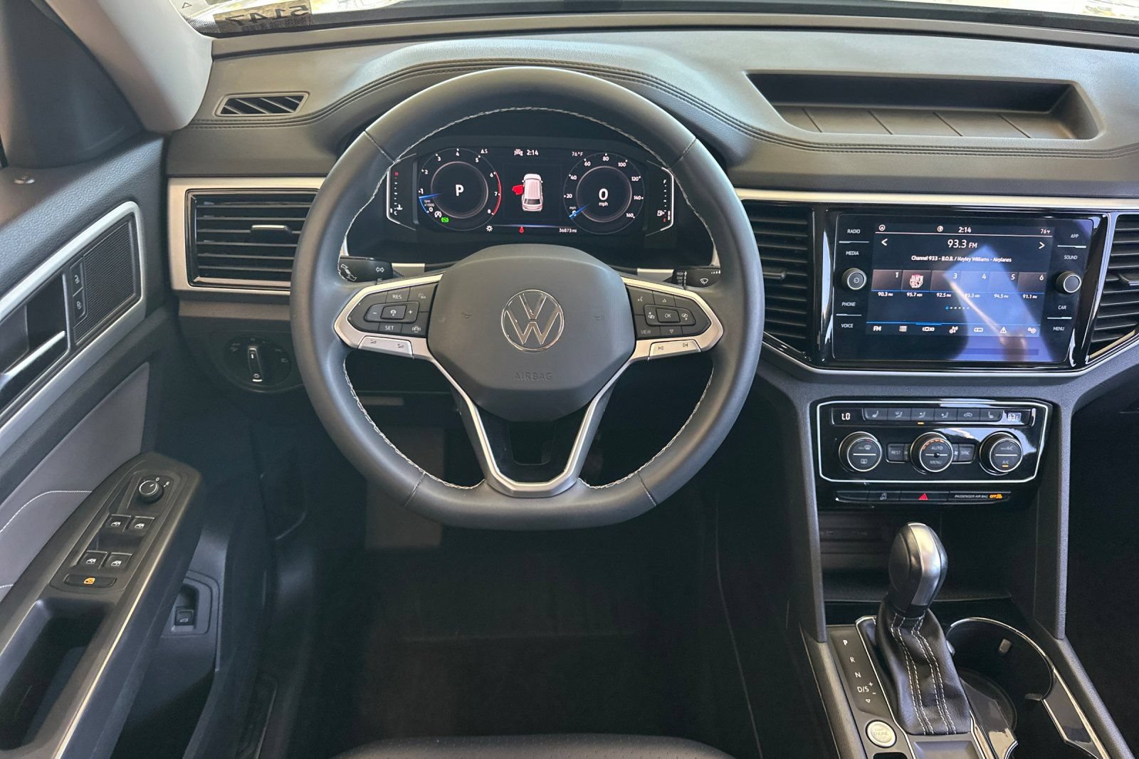 Used 2023 Volkswagen Atlas SE w/ Black Wheel Package FWD image 14