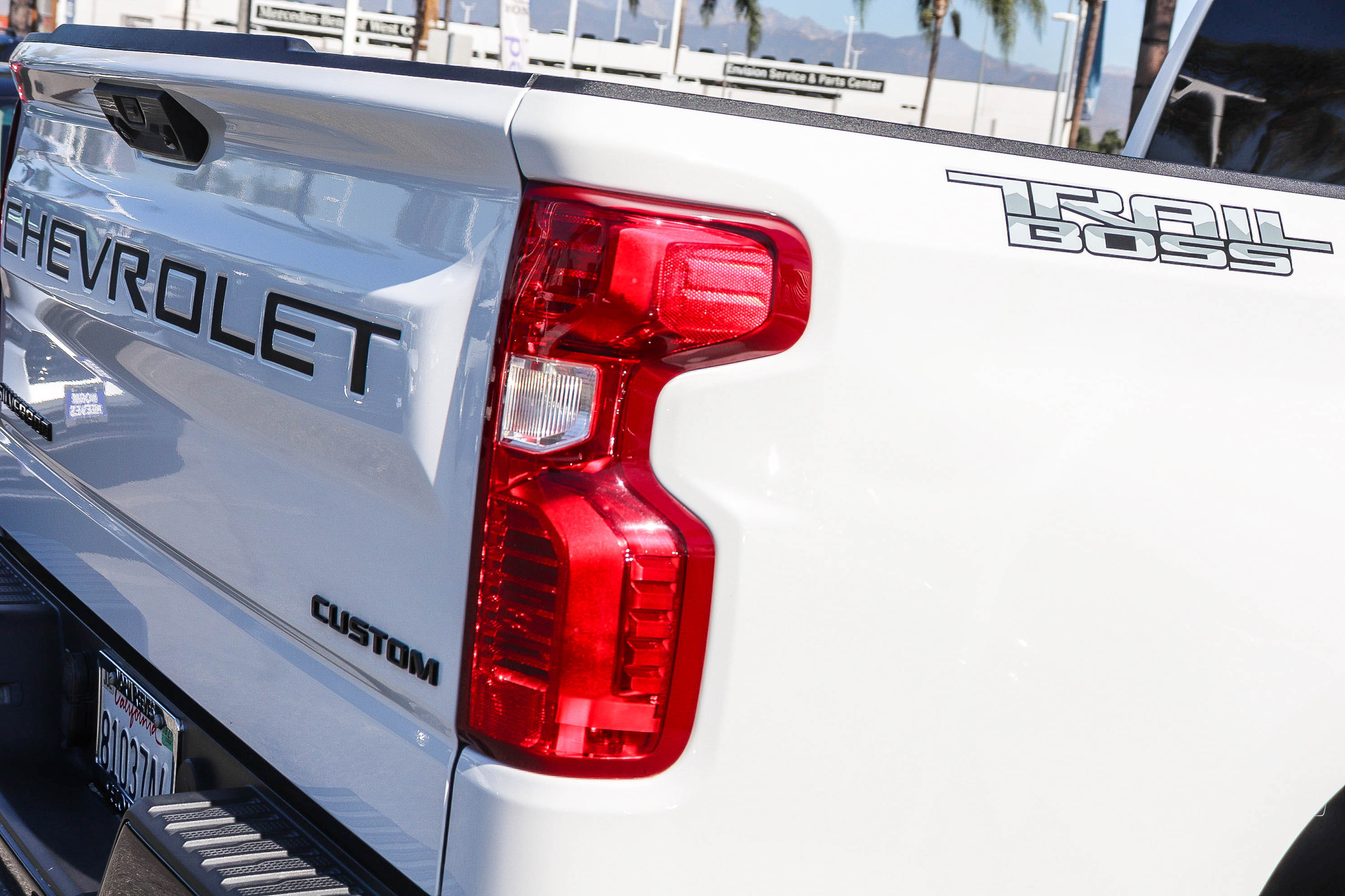 Used 2024 Chevrolet Silverado 1500 Custom Trail Boss w/ LPO, Dark Essentials Package AWD/4WD image 8