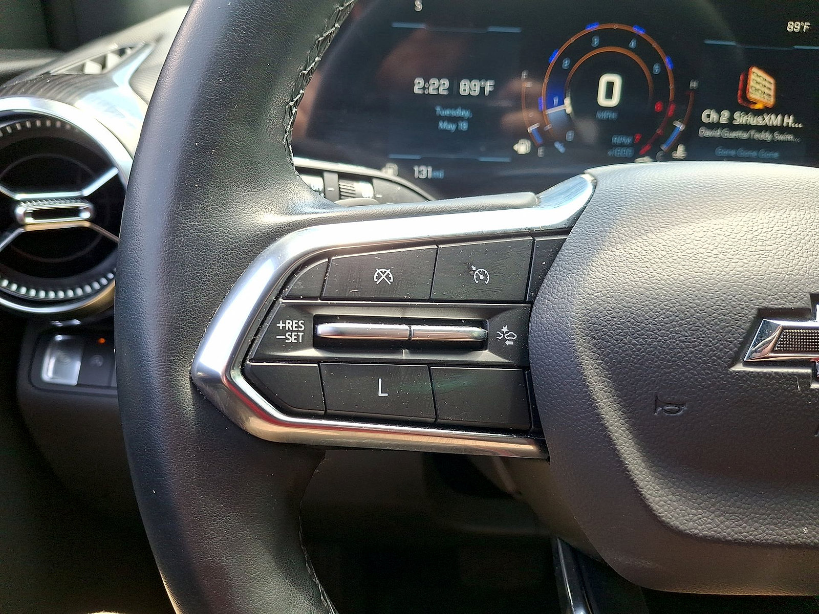 Used 2025 Chevrolet Equinox LT w/ Midnight Edition FWD image 17
