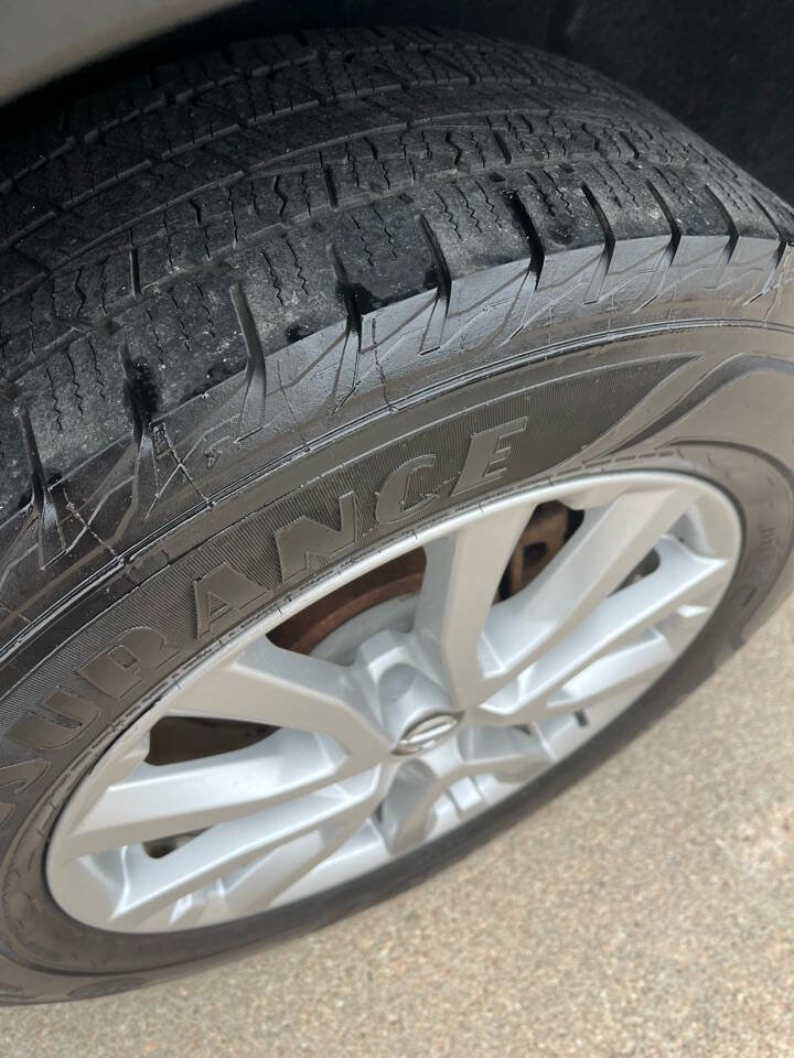 Used 2017 Nissan Rogue SV image 15