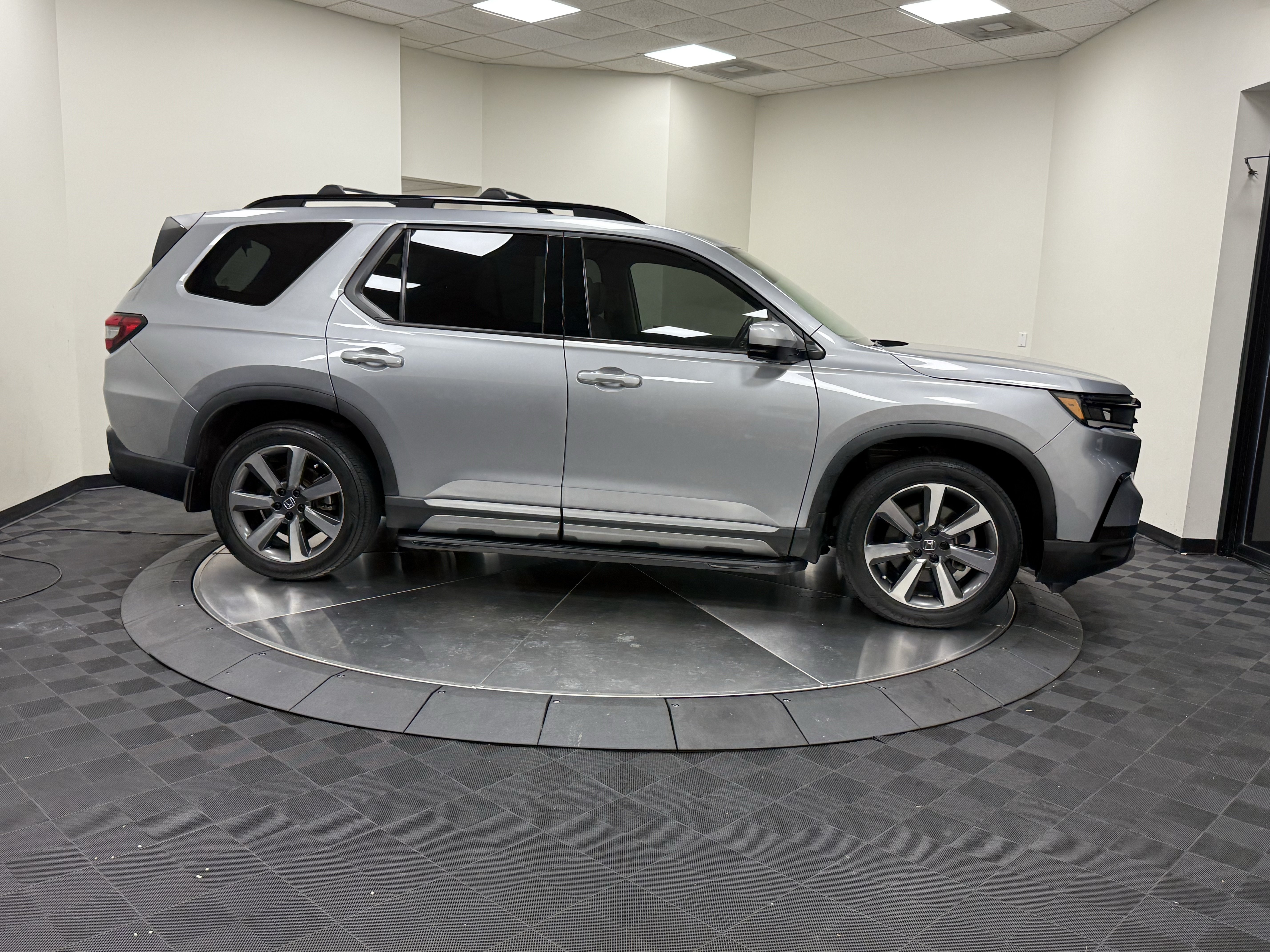 Used 2023 Honda Pilot Elite image 8