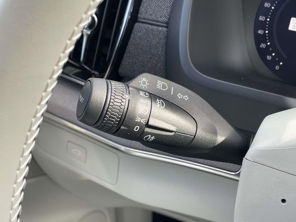New 2026 Volvo XC90 B6 Ultra w/ Protection Package image 12