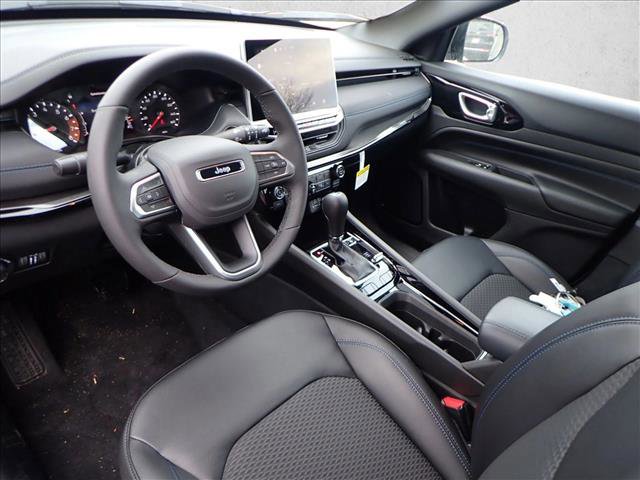 New 2026 Jeep Compass Latitude image 11