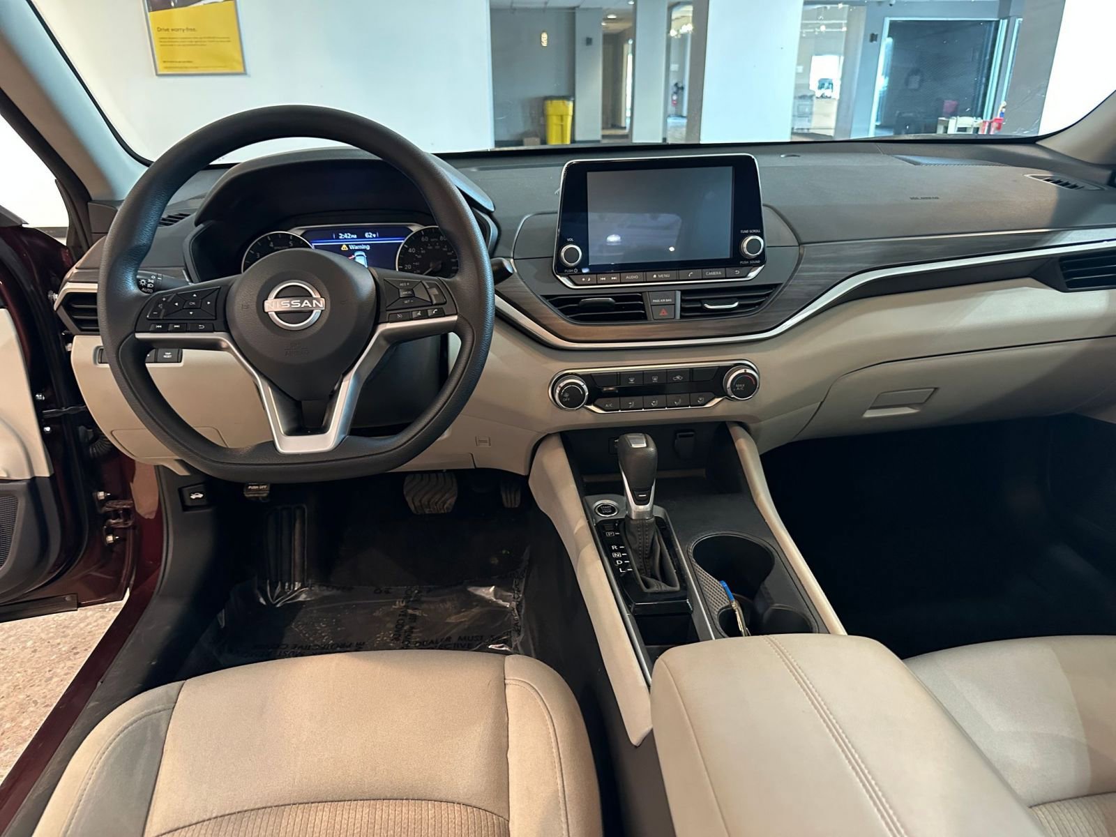 Used 2025 Nissan Altima 2.5 SV image 33