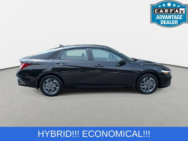 Used 2026 Hyundai Elantra Hybrid FWD image 4