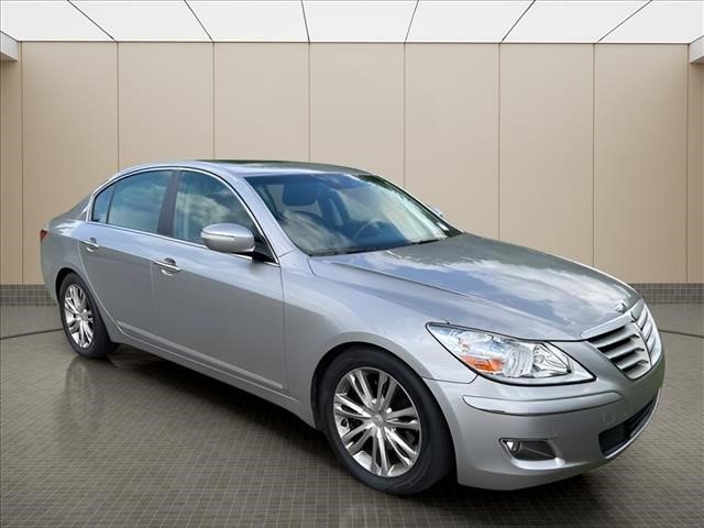 Used 2010 Hyundai Genesis 4.6 w/ Technology Pkg 5 RWD image 9