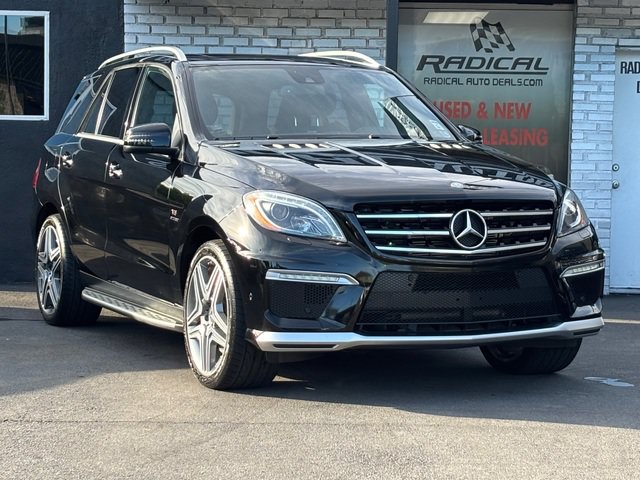 Used 2012 Mercedes-Benz ML 63 AMG 4MATIC w/ AMG Performance Pkg image 7