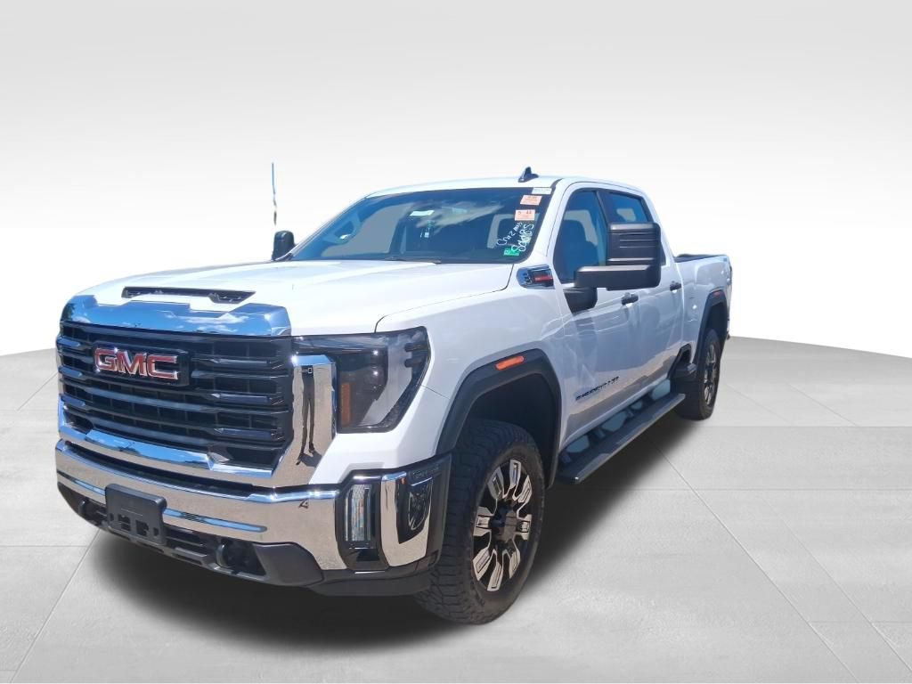Used 2025 GMC Sierra 2500 Pro AWD/4WD image 3