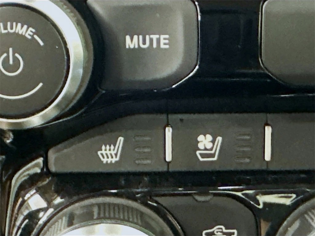 Used 2020 RAM 1500 Laramie image 23