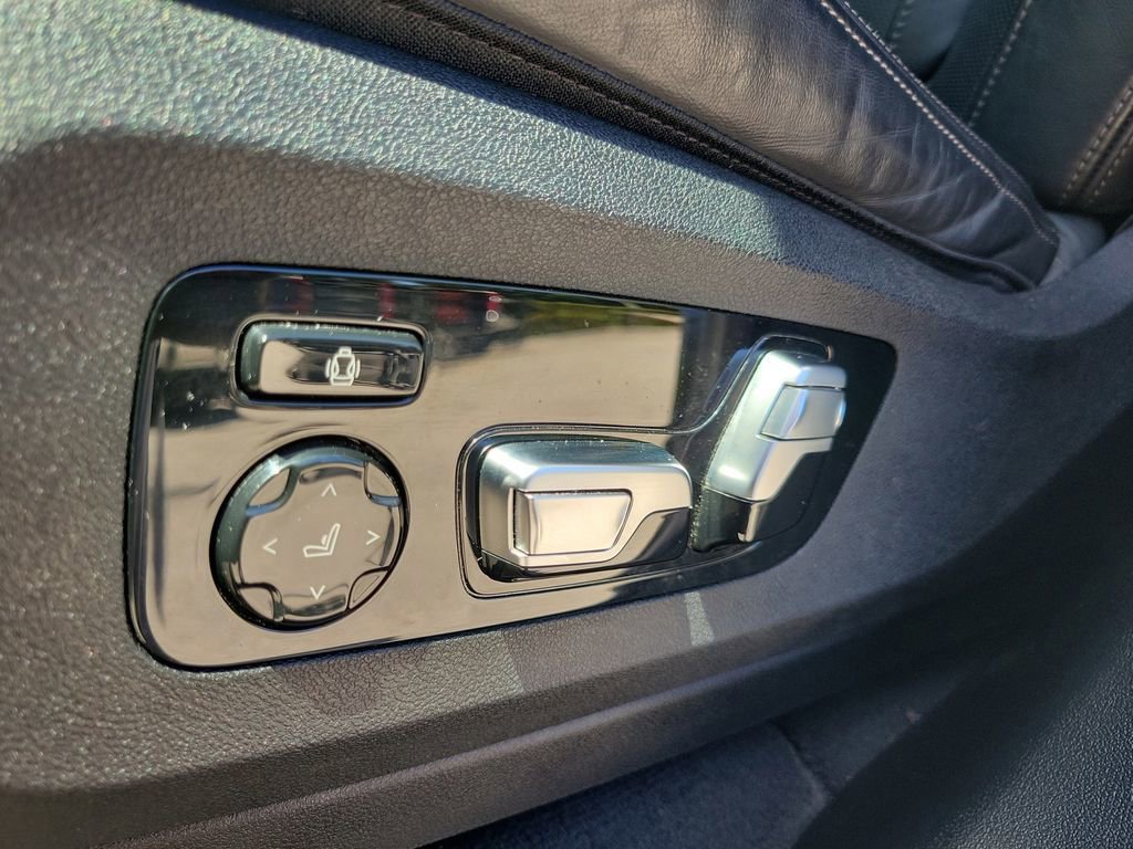 Used 2020 BMW X7 M50i AWD/4WD image 26