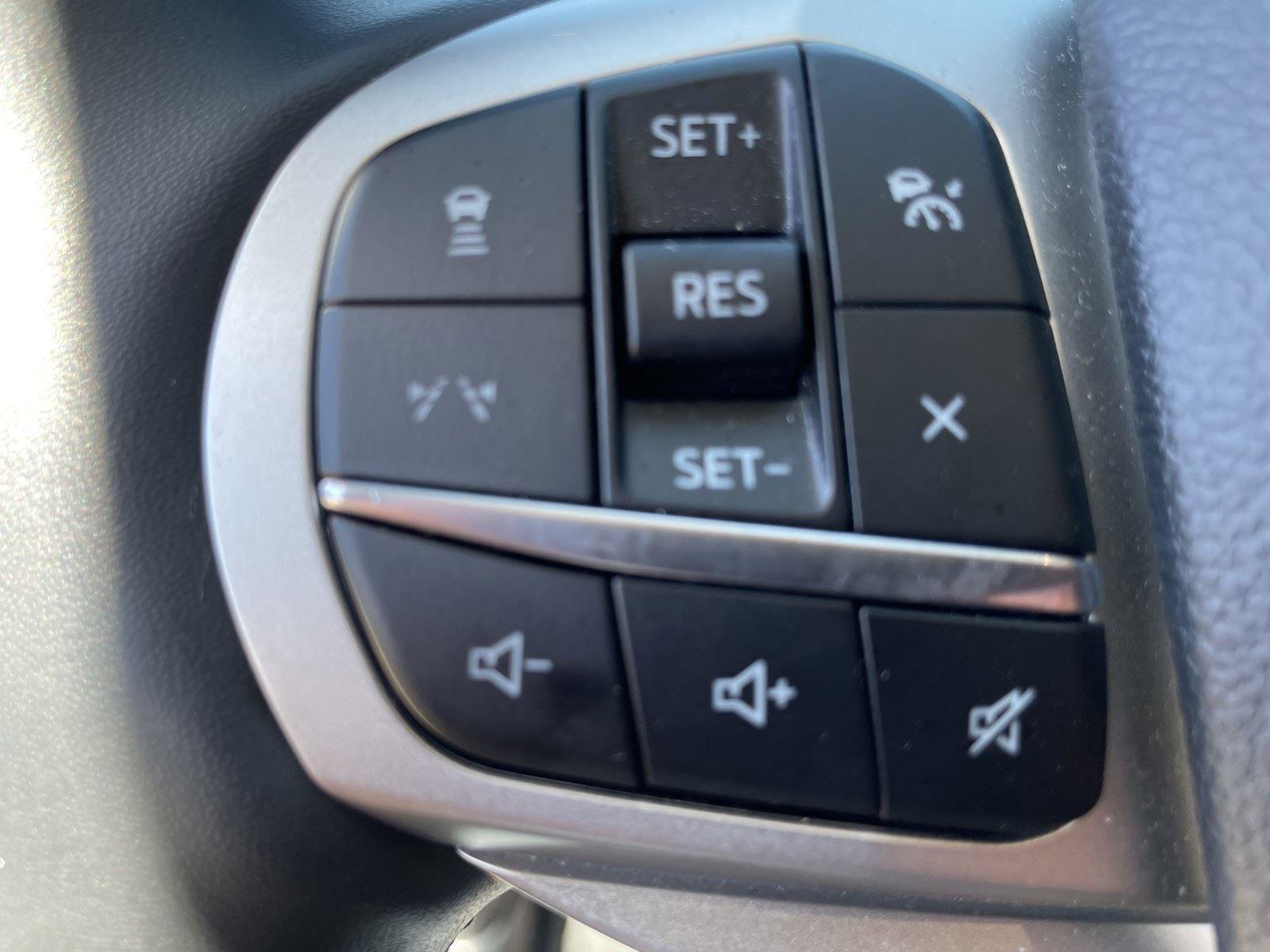 Used 2025 Ford Explorer Active image 15