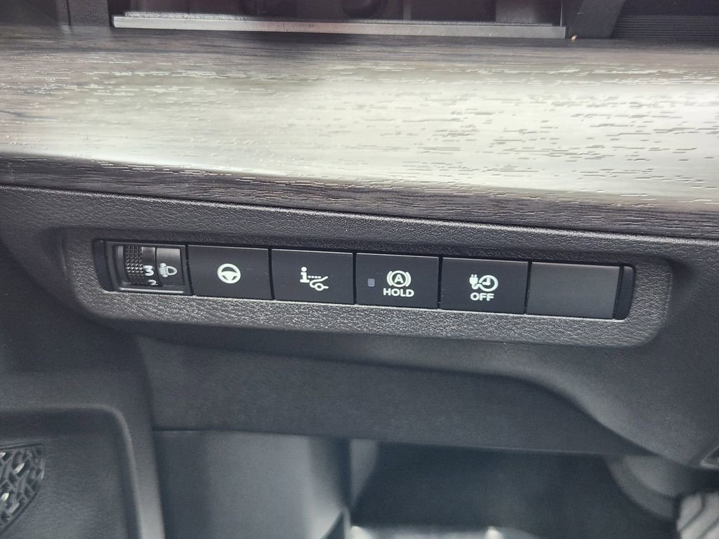 Used 2025 Nissan Ariya AWD image 19