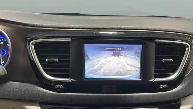 Used 2023 Chrysler Voyager LX FWD image 16