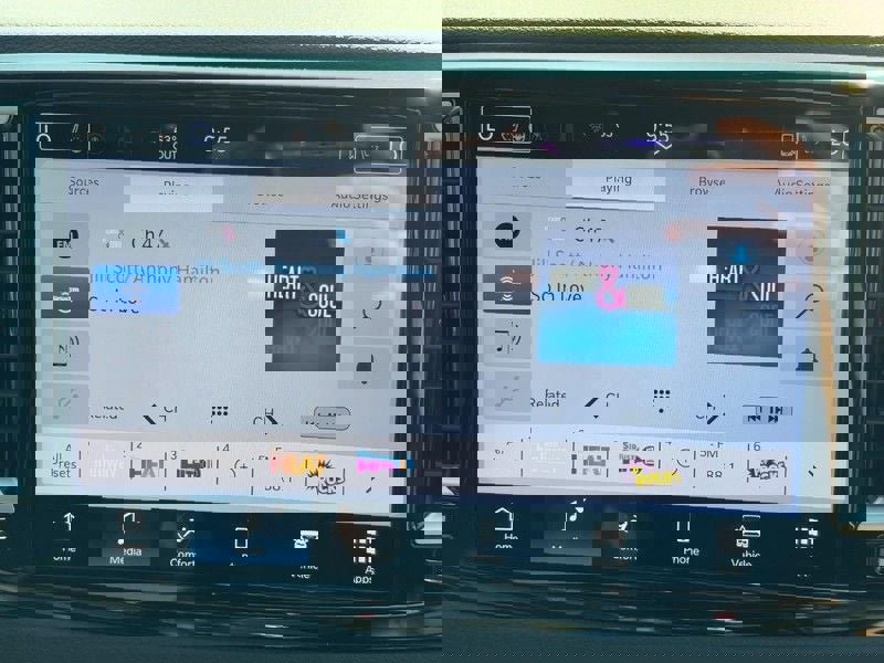 New 2026 Chrysler Voyager LX image 9