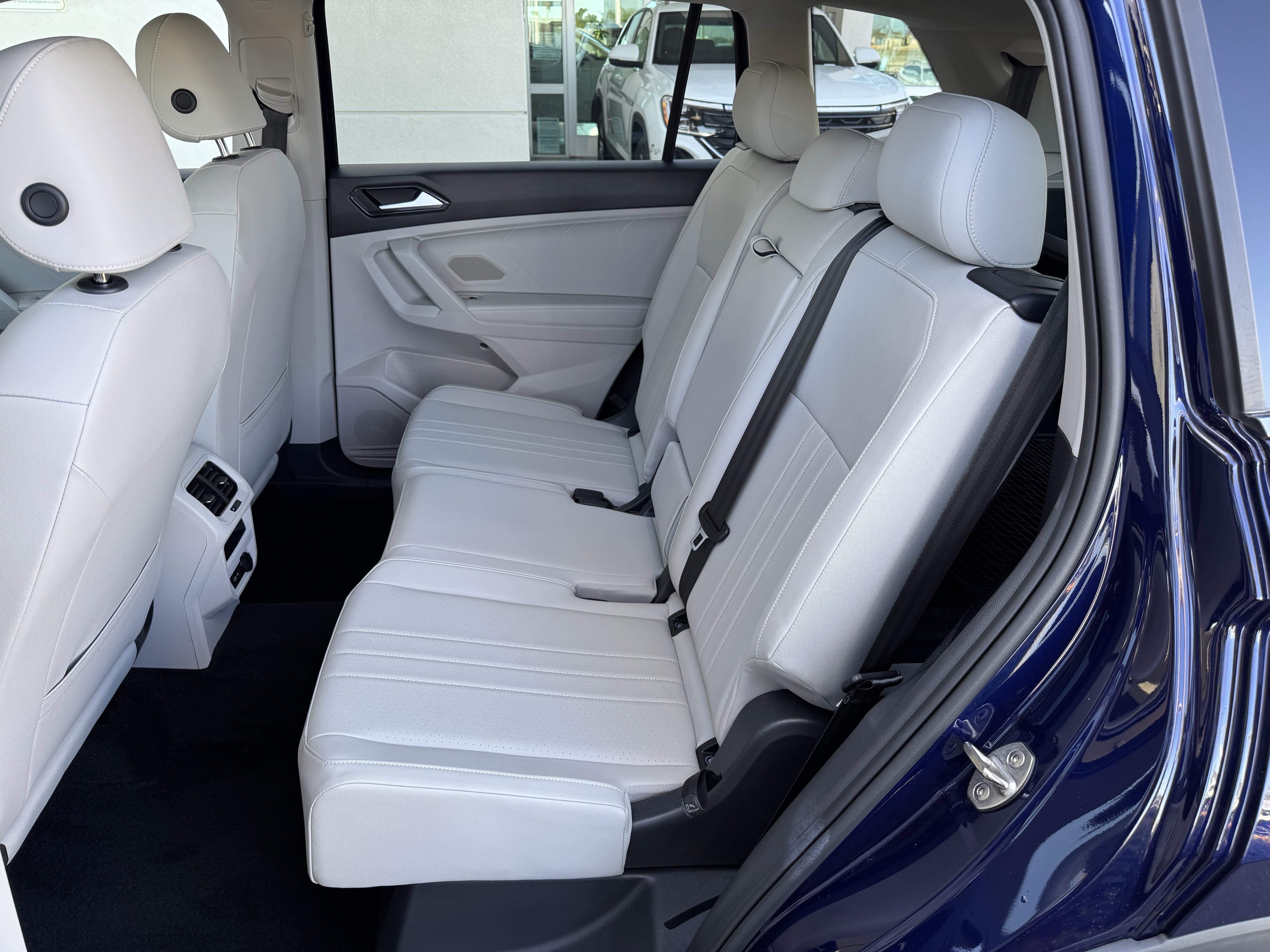 Certified 2023 Volkswagen Tiguan SE w/ Panoramic Sunroof Package FWD image 32