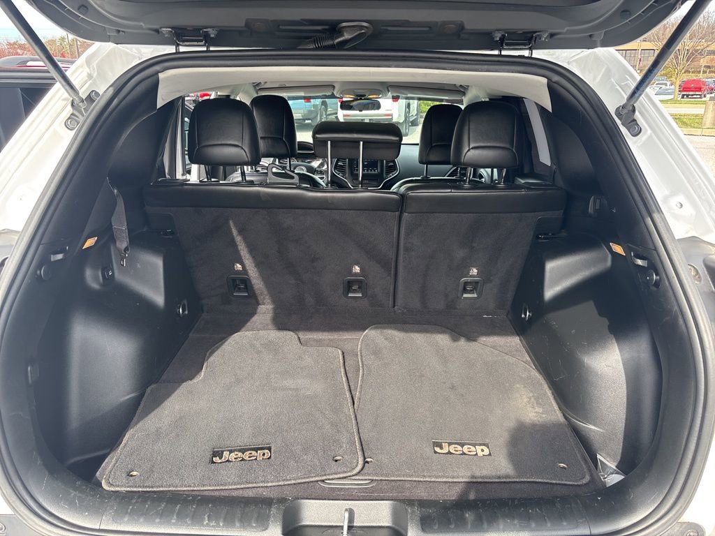 Used 2019 Jeep Cherokee Latitude Plus image 8