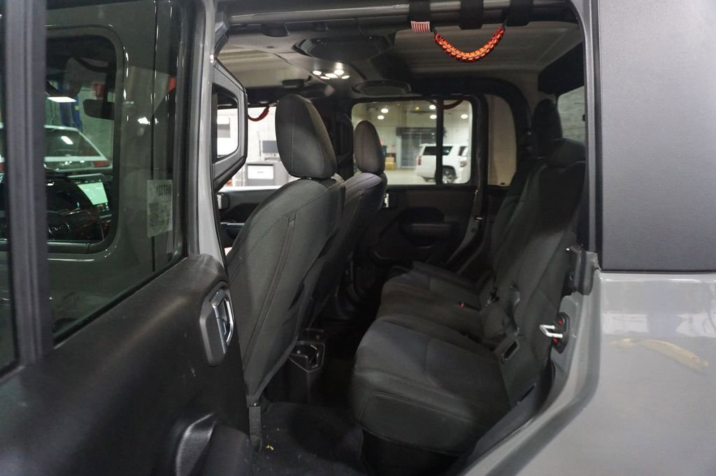 Used 2022 Jeep Gladiator Sport AWD/4WD image 12