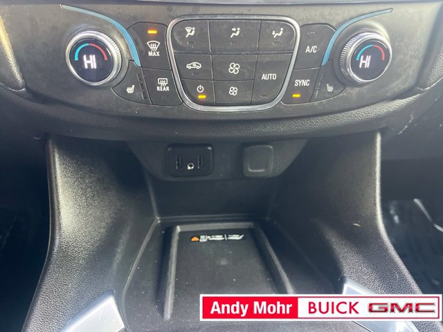 Used 2023 Chevrolet Traverse LT FWD image 32