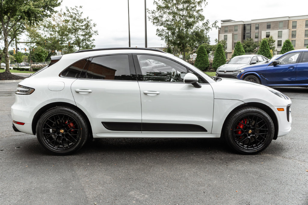 Used 2021 Porsche Macan GTS w/ Sport Chrono Package AWD/4WD image 3