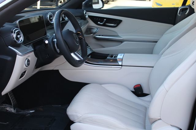 Used 2024 Mercedes-Benz CLE 450 4MATIC Cabriolet image 33