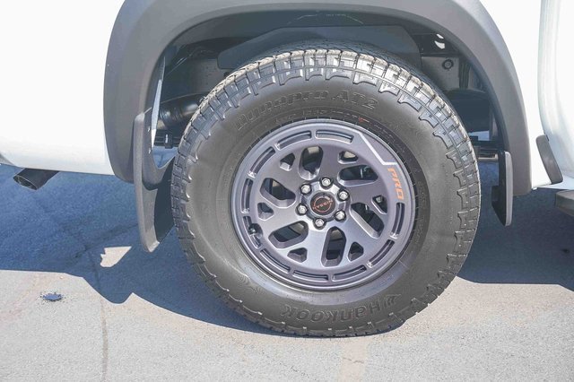 New 2026 Nissan Frontier Pro-X w/ Pro-X Convenience Package image 9