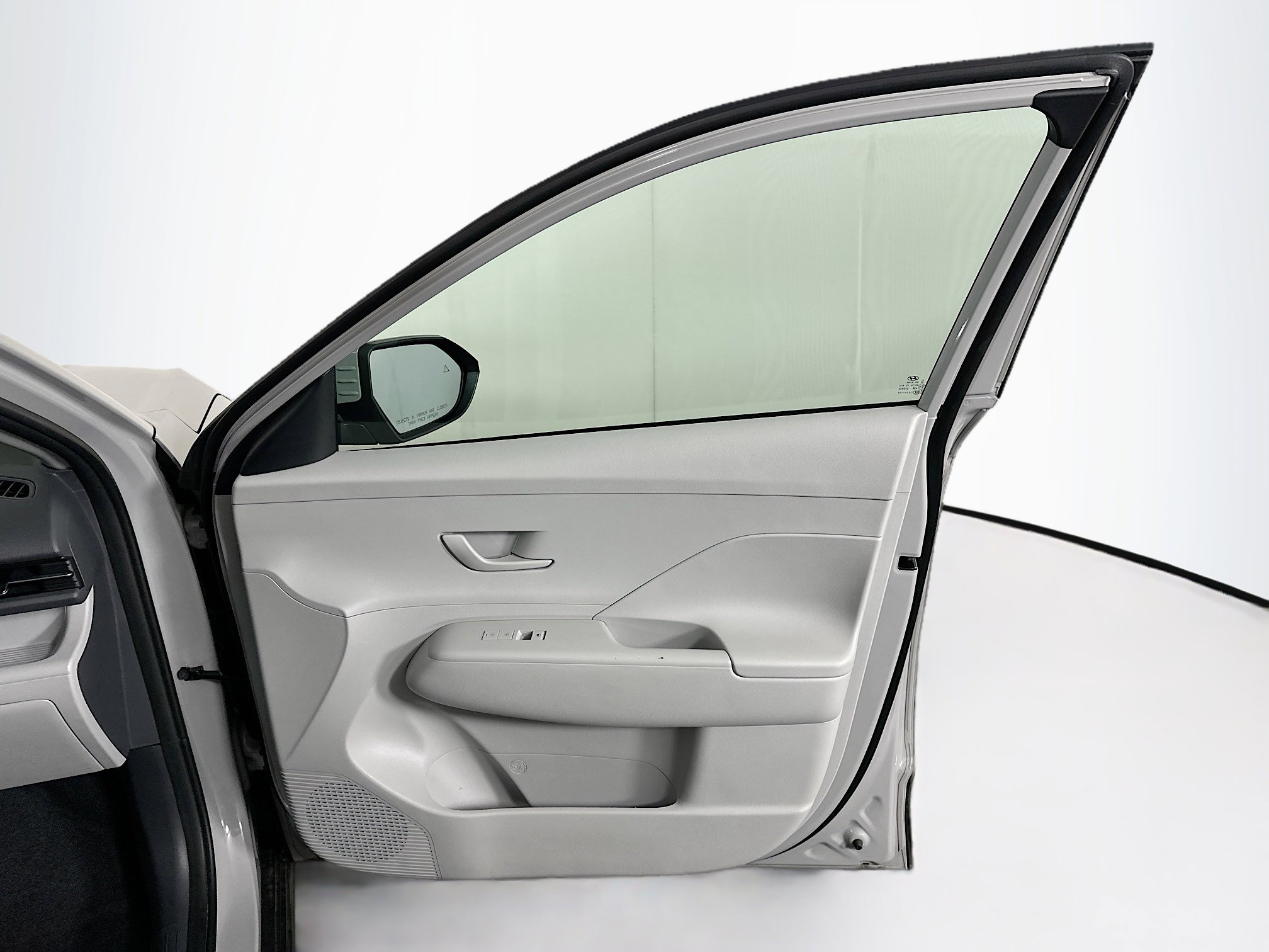 Used 2025 Hyundai Kona SEL image 30