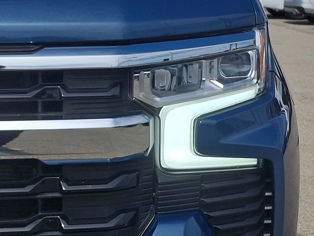 Used 2024 Chevrolet Silverado 1500 LT w/ Leather Package AWD/4WD image 9