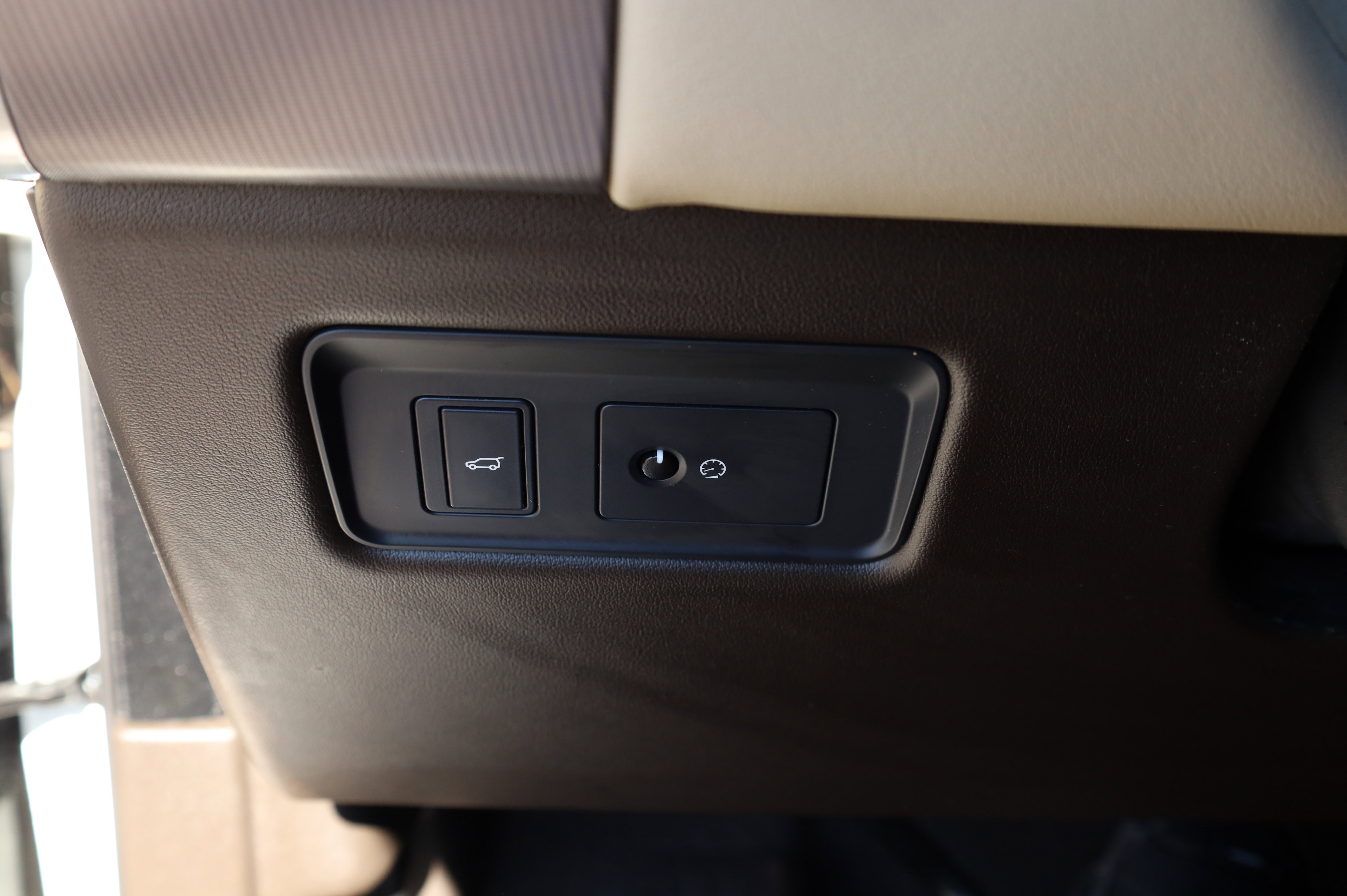 Used 2018 Land Rover Range Rover Sport Supercharged image 32