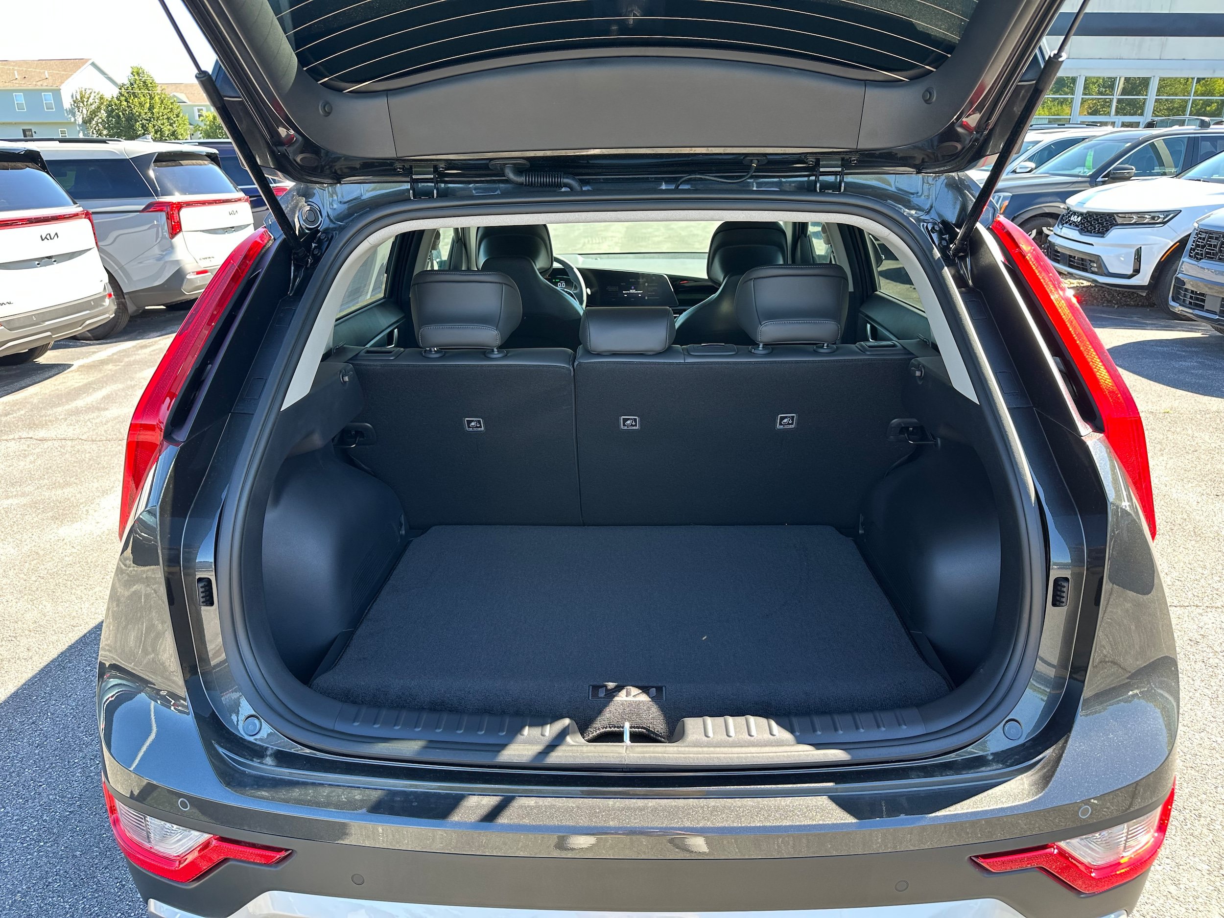 New 2026 Kia Niro EX FWD image 10