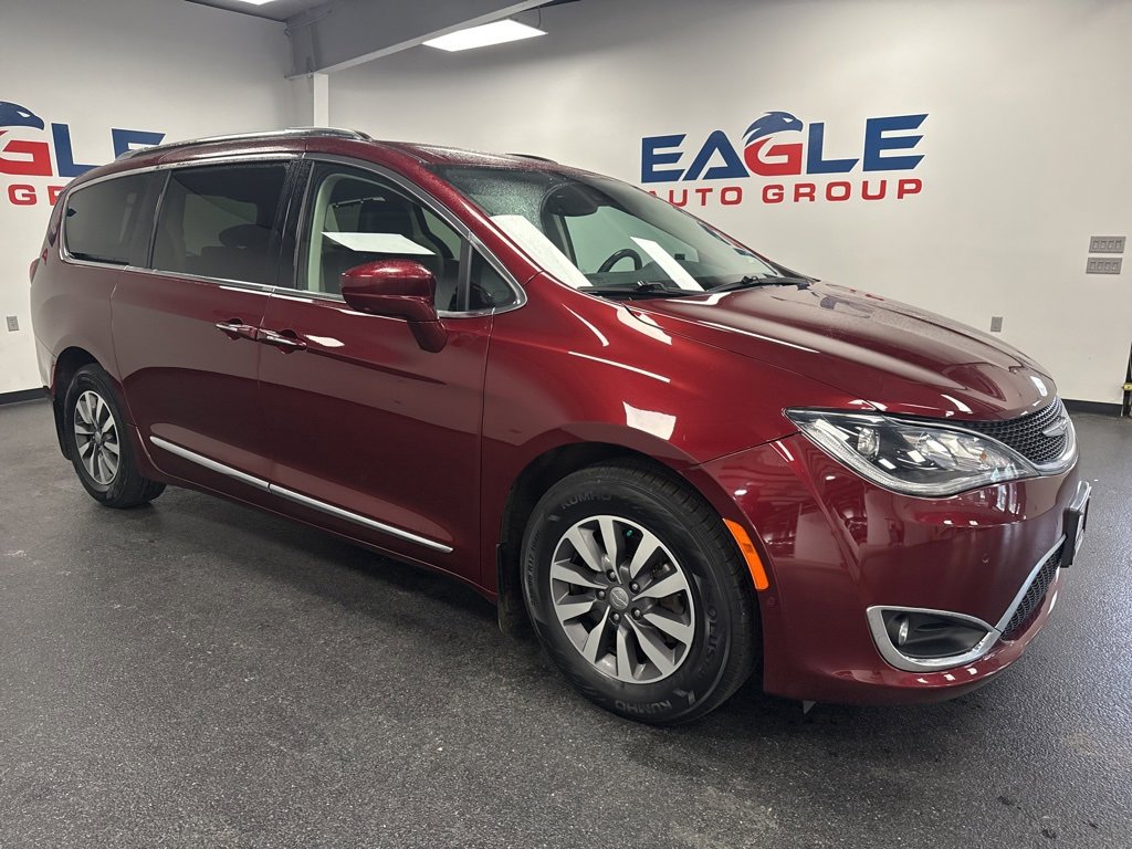 Used 2020 Chrysler Pacifica Touring-L Plus image 2