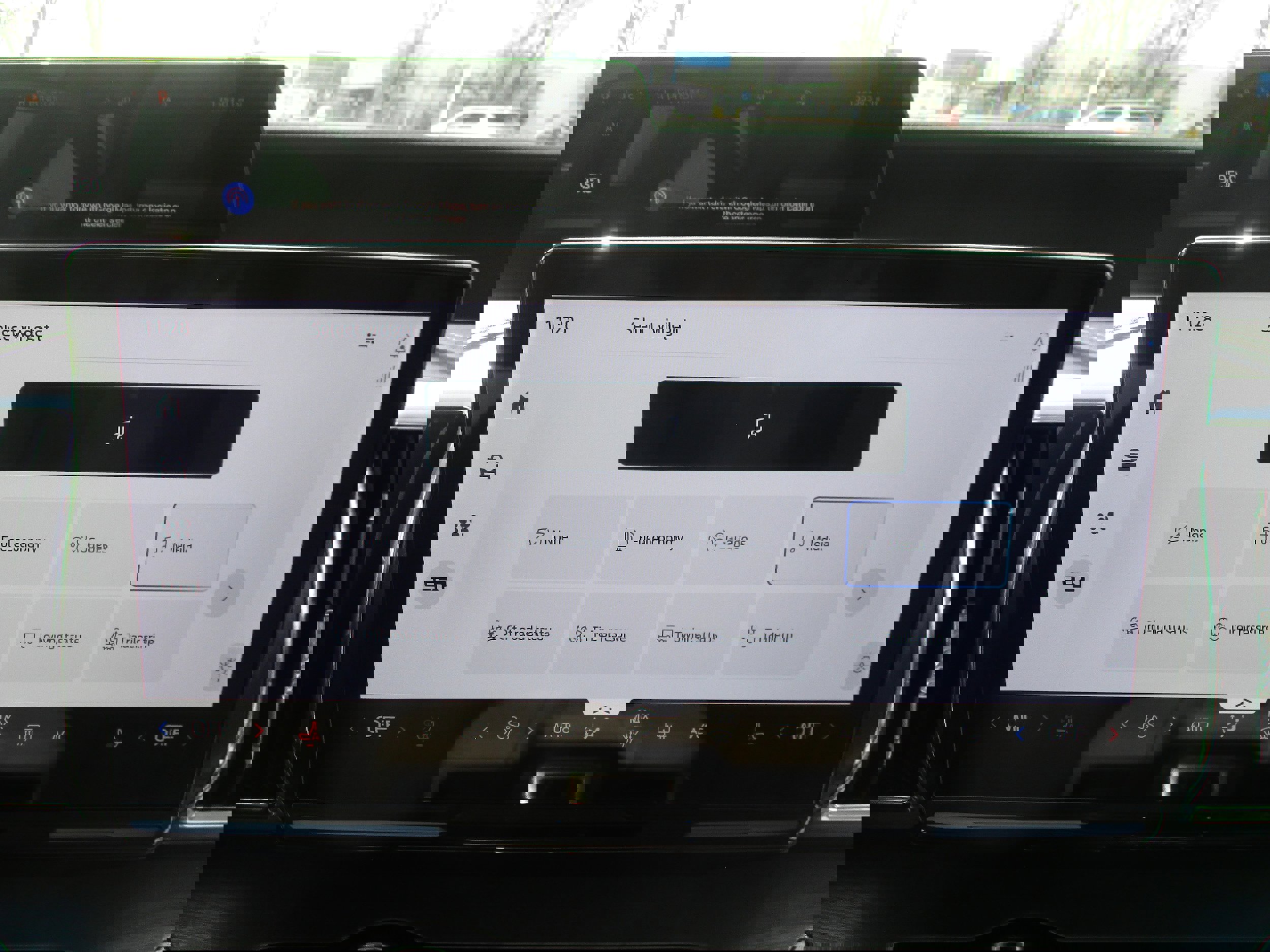 Used 2025 Ford Expedition Platinum image 26