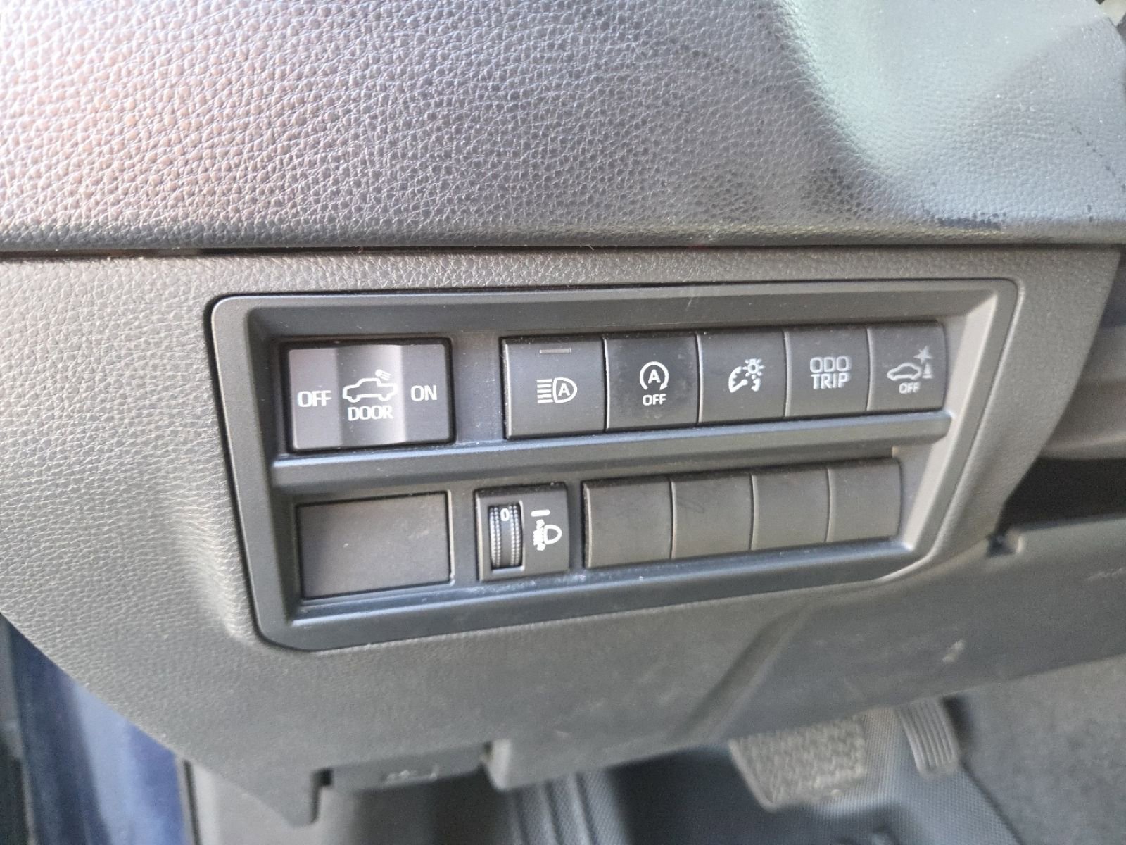 Used 2022 Toyota Tundra SR5 w/ Convenience Package image 10