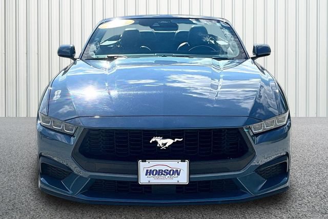 Used 2025 Ford Mustang Premium RWD image 3