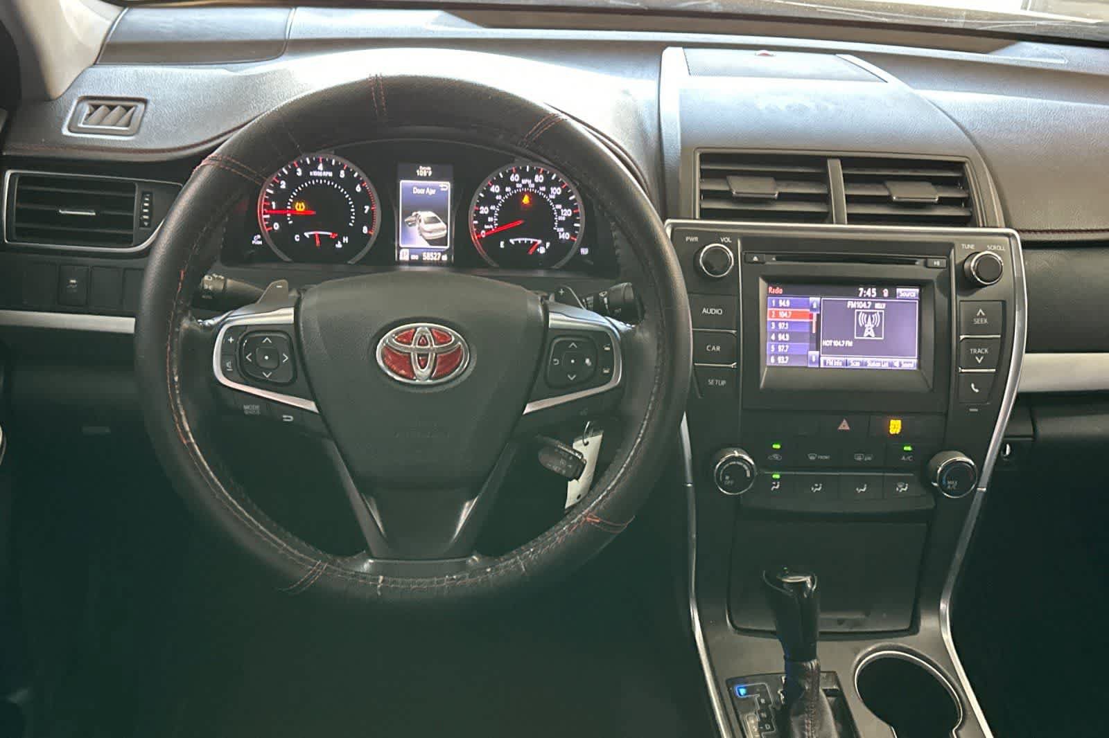 Used 2016 Toyota Camry SE FWD image 16