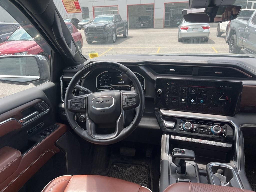 Used 2023 GMC Sierra 1500 Denali Ultimate AWD/4WD image 11