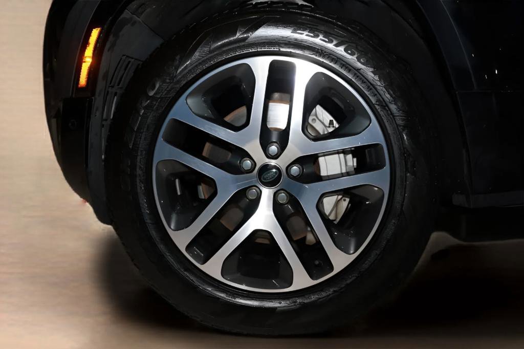 Used 2023 Land Rover Defender 110 X-Dynamic SE image 45