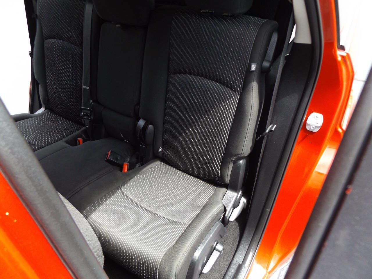 Used 2014 Dodge Journey SXT w/ Flexible Seating Group image 15