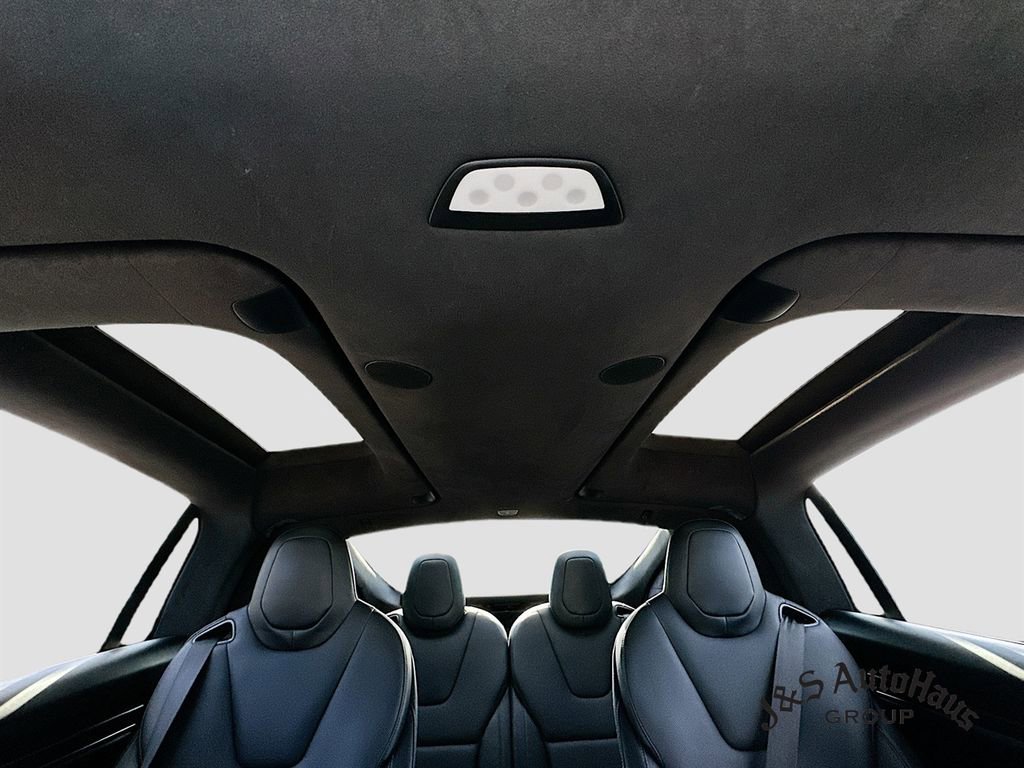 Used 2023 Tesla Model X Plaid image 16