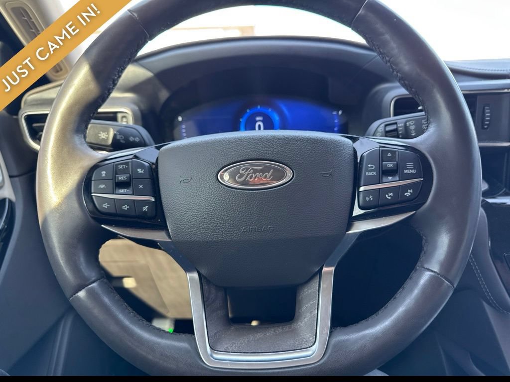 Used 2023 Ford Explorer Platinum w/ Technology Package AWD/4WD image 9