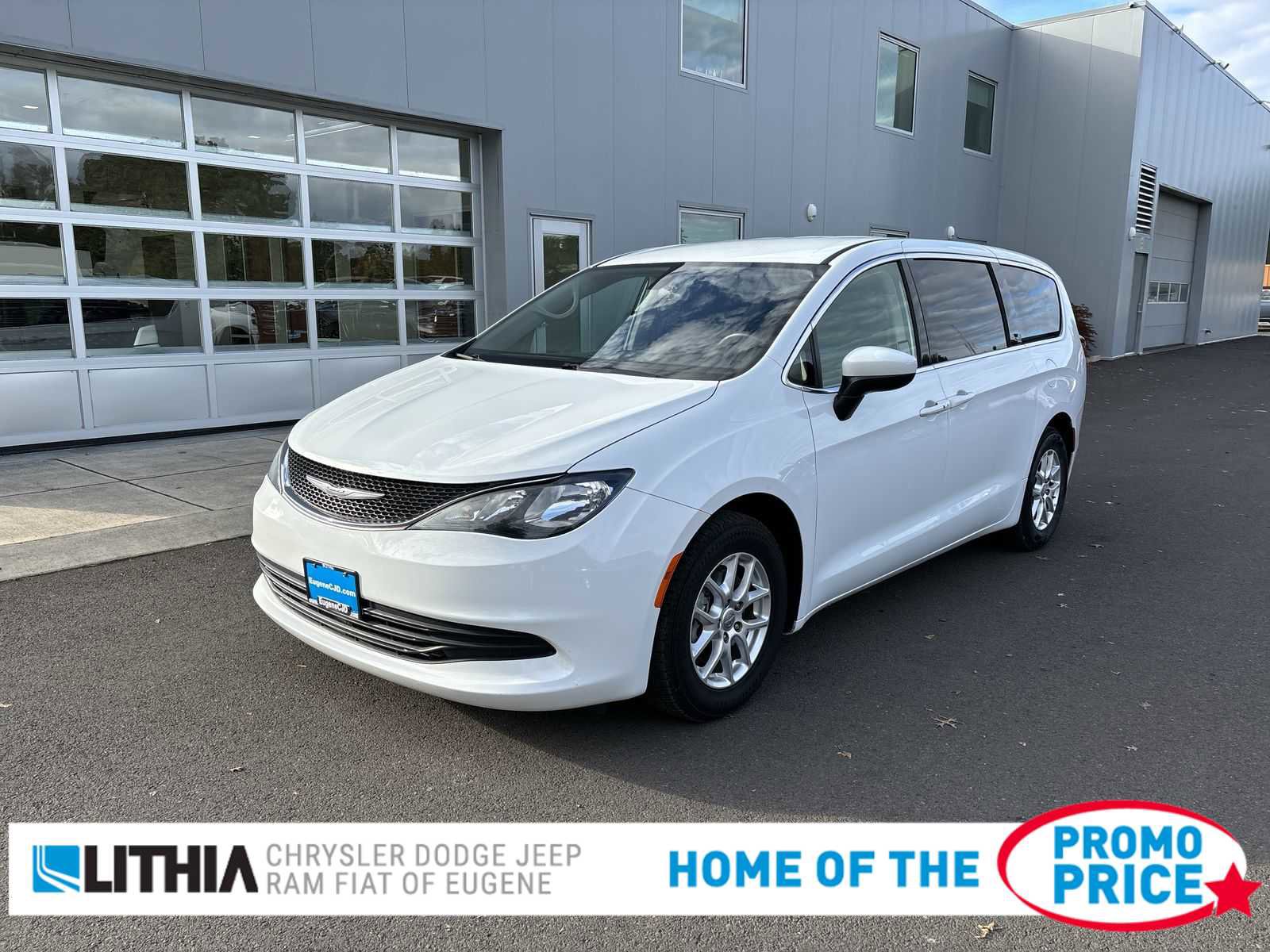 Certified 2020 Chrysler Voyager LX image 1