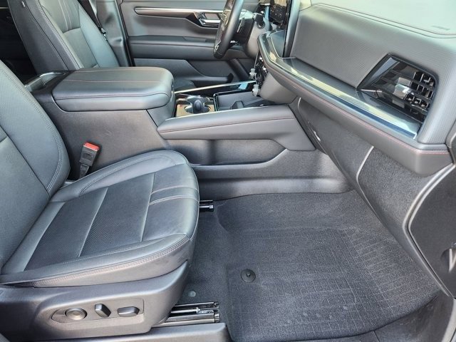 Used 2025 Chevrolet Tahoe RST w/ Comfort Package image 13