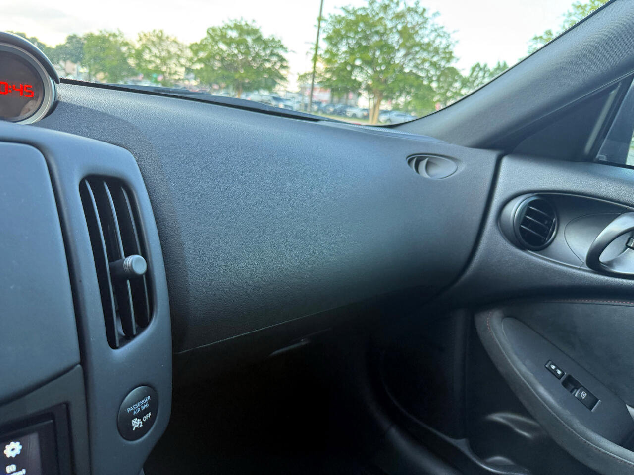 Used 2020 Nissan 370Z Coupe image 32